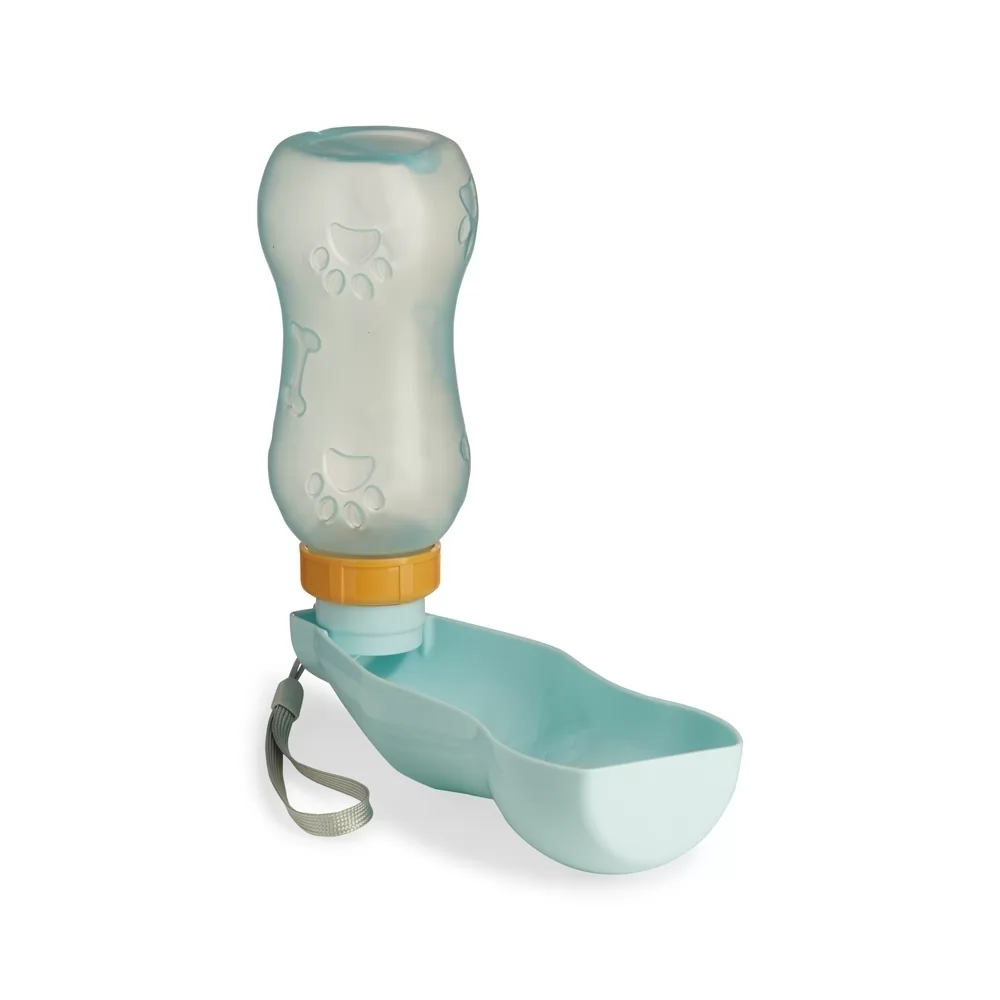 Garrafa bebedouro para pet 400ml em plástico azul aberta com bandeja acoplada e alça sobre fundo branco